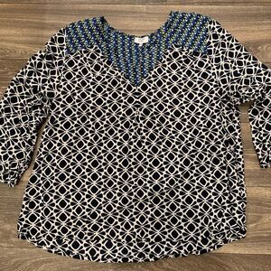 Crown & Ivy top.  Size: XL.  Cute top for Spring/Summer!